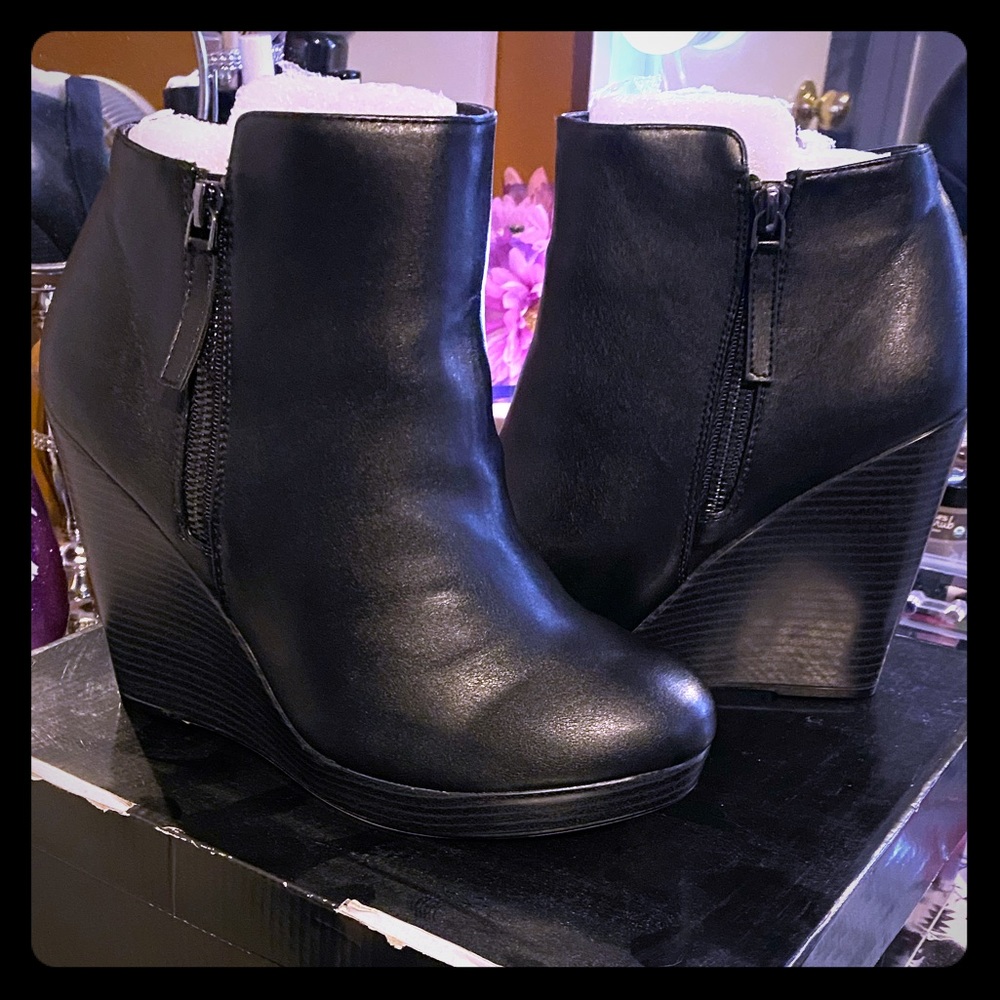 Torrid - Side zip Wedge Booties